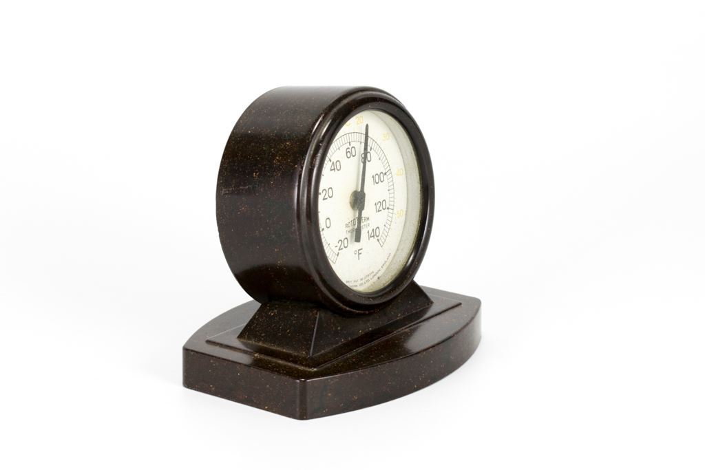 https://www.3bcshop.com/images/thumbs/0011746_rototherm-brown-bakelite-dual-scale-desk-thermometer.jpeg