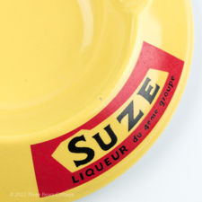 Close-up view of glaze chip on Suze ashtray