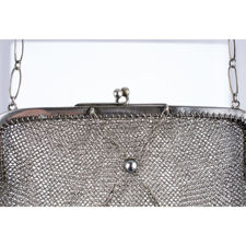 Clasp on  an Antique Silver Chainmail Mesh Evening Bag & Purse