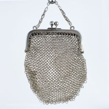Close up of coin purse on  an Antique Silver Chainmail Mesh Evening Bag