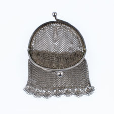 Open mouthpiece of a Solid Silver Chainmail Mesh Coin Purse