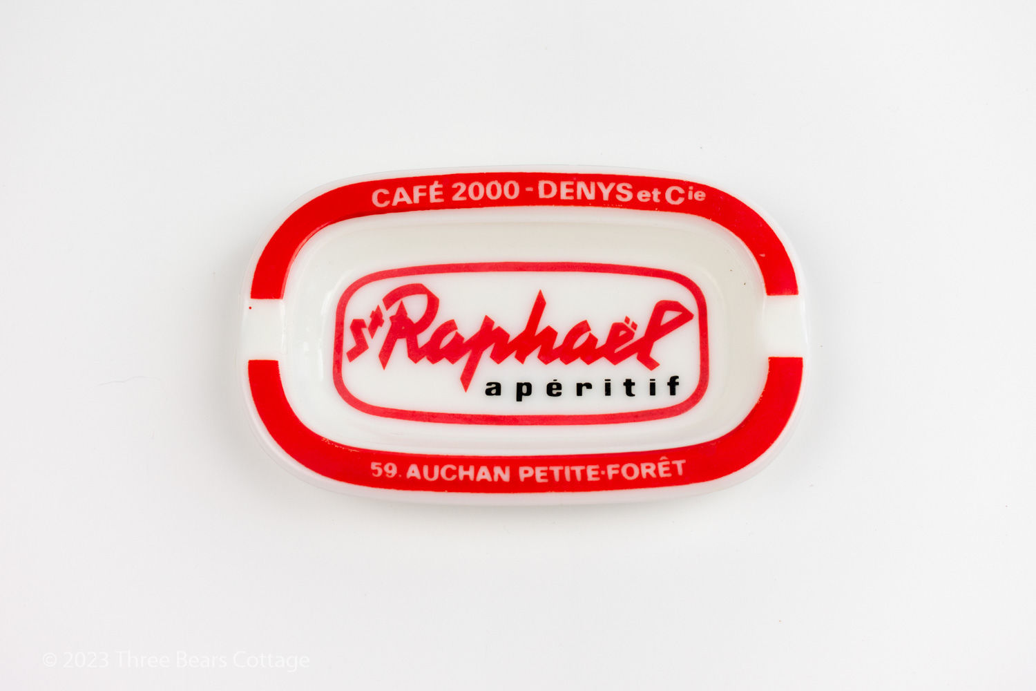 St Raphaël Aperitif Twin-Branded Red & White Glass Ashtray